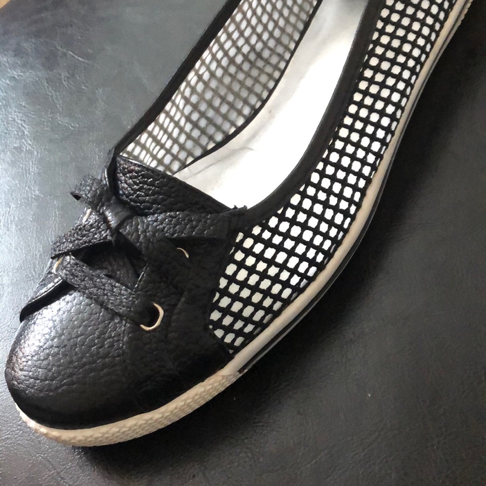 Stuart Weitzman Size 41 Flats